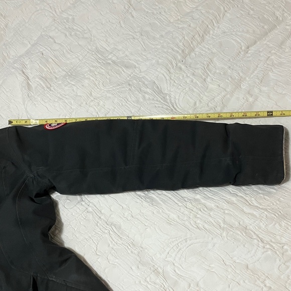 Canada Goose Youth Brittania Parka. Youth XL (18) . Fits like an XS woman - Picture 14 of 15